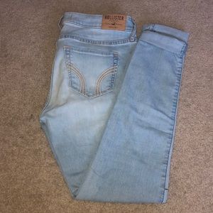 hollister light wash skinny jeans